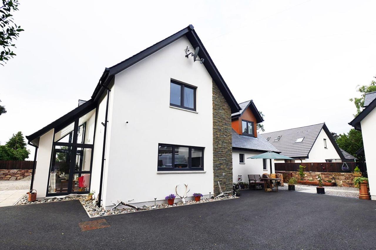 Pinewood Cottage Apartment & B&B Инвернес Екстериор снимка